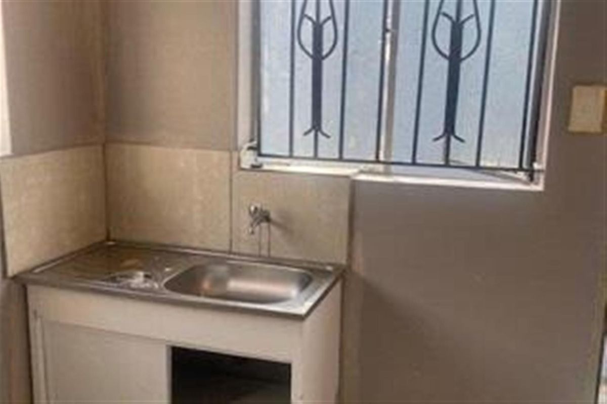 Fantastic Investment Opportunity in Jeppestown South, Johannesburg - Photo 4