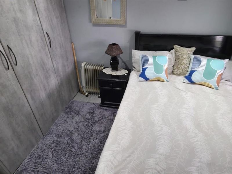 House To Rent in Tulisa Park Johannesburg South - Photo 8