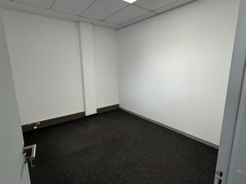 Prime 1459 sqm Industrial Unit To Let | Witfontein | R21 Access - Photo 10