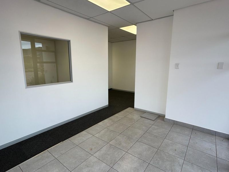 Prime 1459 sqm Industrial Unit To Let | Witfontein | R21 Access - Photo 8