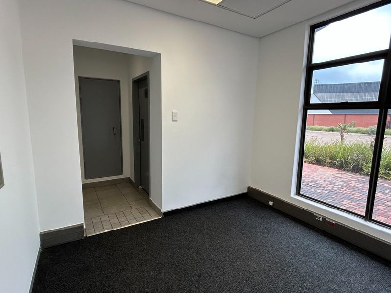 Prime 1459 sqm Industrial Unit To Let | Witfontein | R21 Access - Photo 3