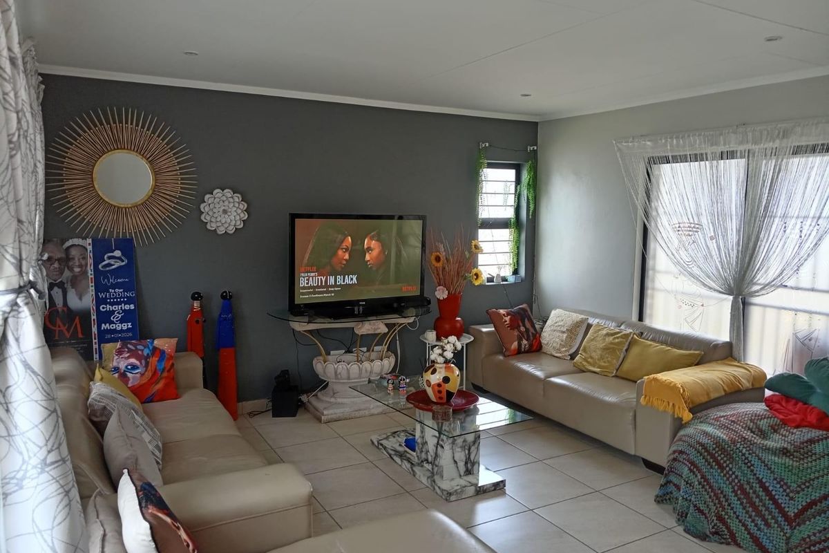 House To Rent In Witpoortie Roodeport - Photo 5