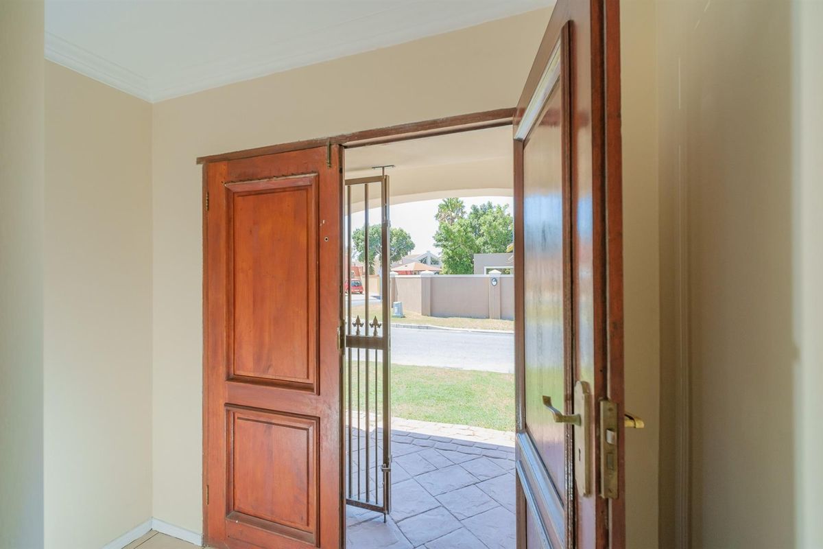 Location! Family Home Close to Blouberg International School - Photo 4