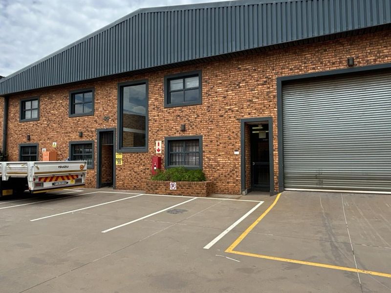 600 sqm Industrial Unit To Let | Secure Pomona Adjacent Business Park - Photo 3