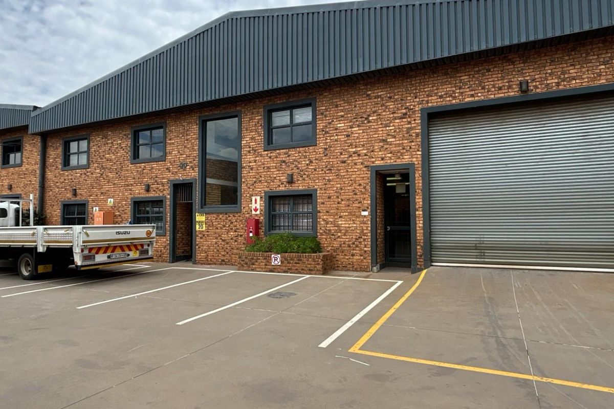 600 sqm Industrial Unit To Let | Secure Pomona Adjacent Business Park - Photo 3
