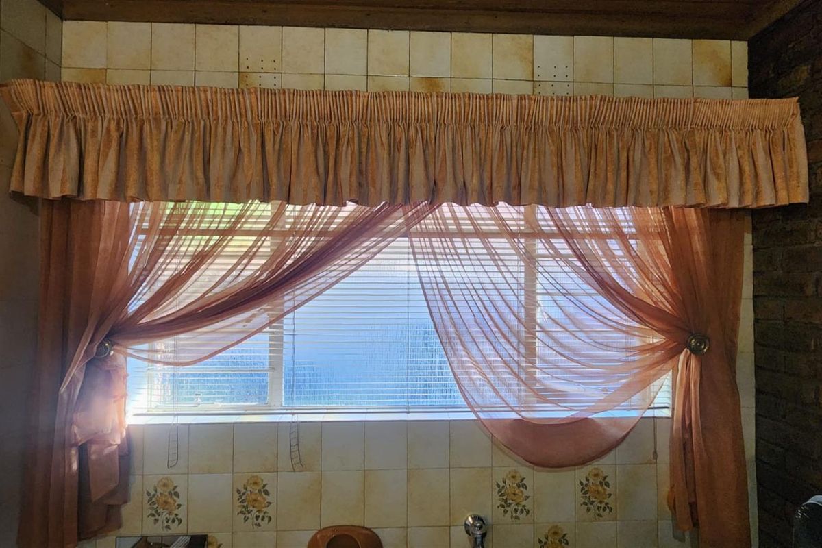 House For Sale in Petersfield, Springs - Photo 4