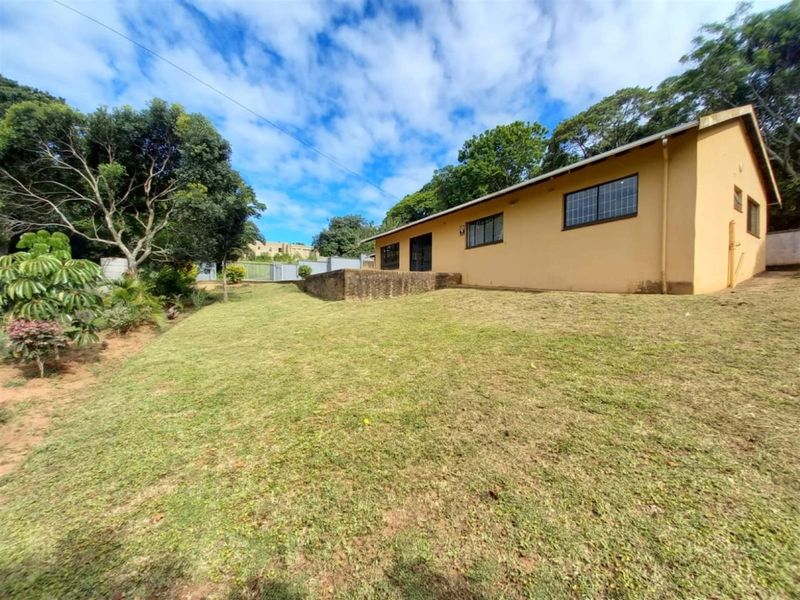 Spacious, Secure 4-Bedroom Family Home - South Coast Living - Photo 9