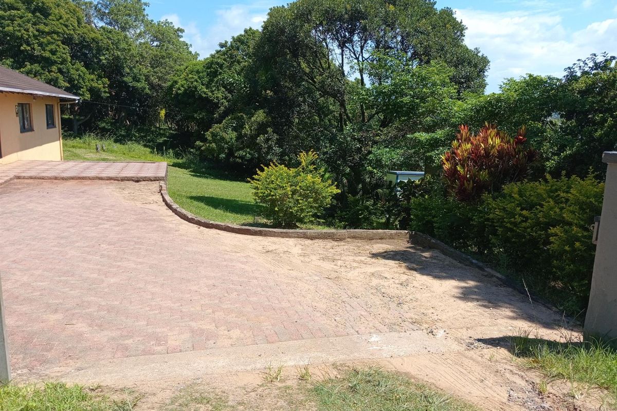 Spacious, Secure 4-Bedroom Family Home - South Coast Living - Photo 3