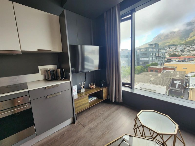 Plug and Play Airbnb opportunity fully furnished with Table Mountain views - Photo 5