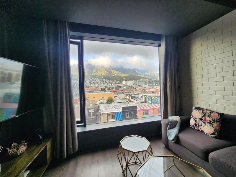 Plug and Play Airbnb opportunity fully furnished with Table Mountain views - Photo 4