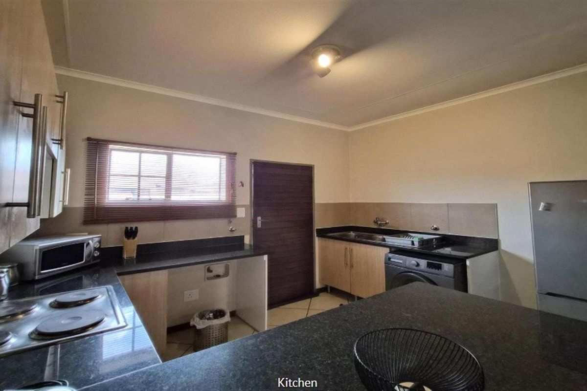 2 Bedroom Apartment For Sale in Mooikloof Ridge, Pretoria - Photo 5