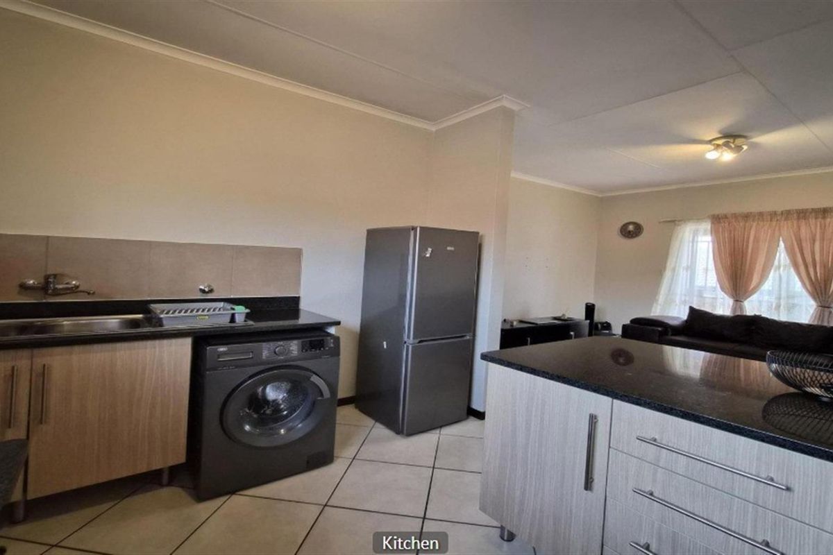 2 Bedroom Apartment For Sale in Mooikloof Ridge, Pretoria - Photo 3