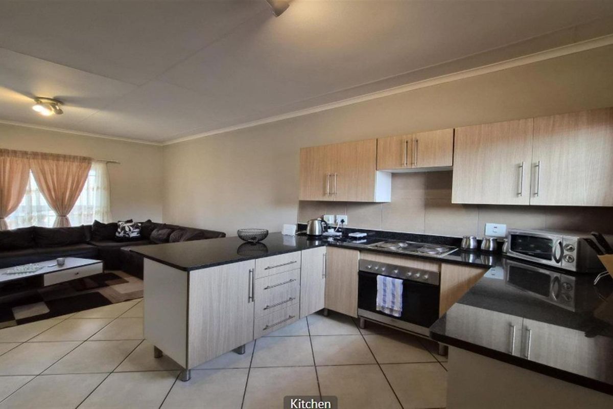 2 Bedroom Apartment For Sale in Mooikloof Ridge, Pretoria - Photo 2