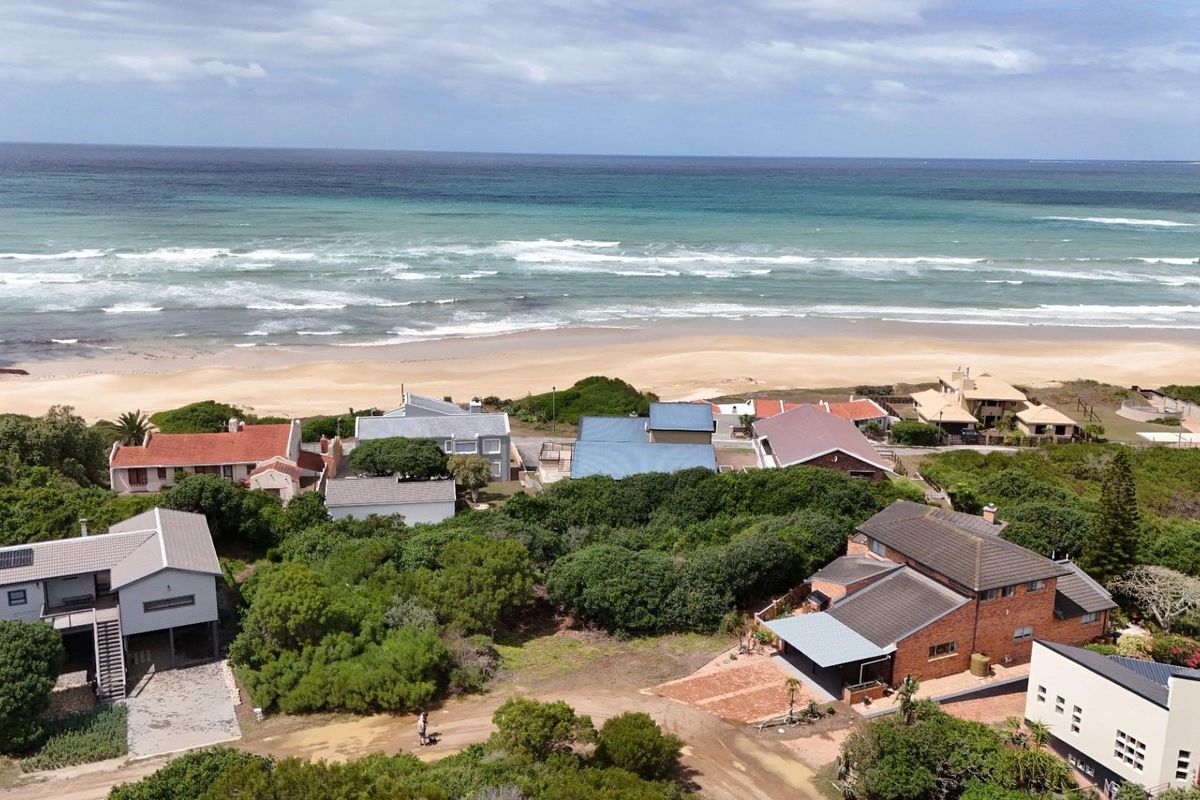 So close, just a stroll and everyday bliss - Photo 3