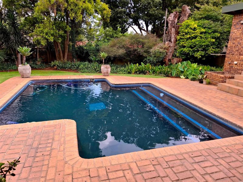 Classic Elegance Meets Modern Comfort in Sought-After Clubville - Photo 3