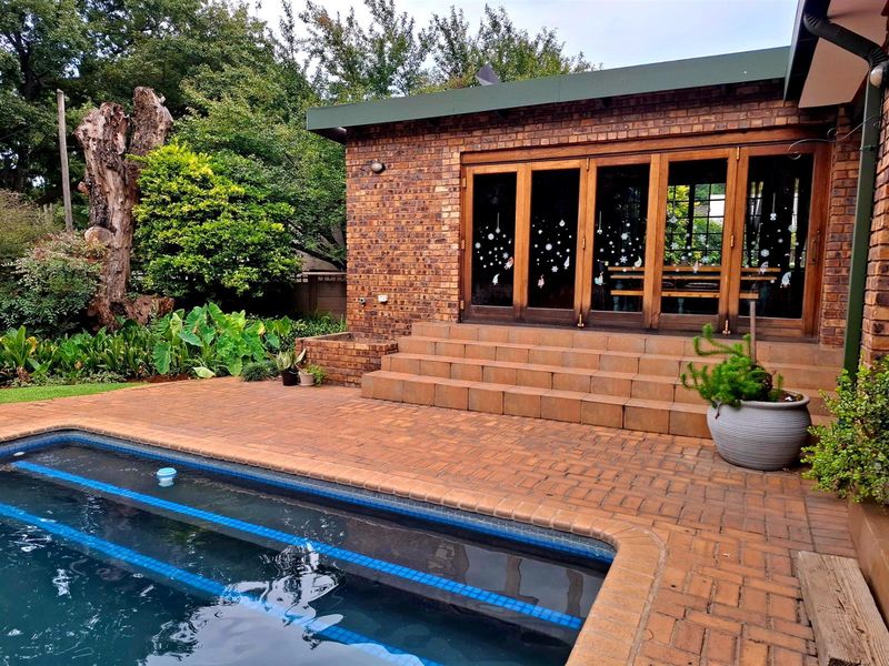 Classic Elegance Meets Modern Comfort in Sought-After Clubville - Photo 2