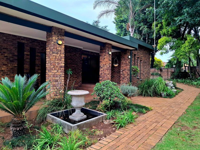 Classic Elegance Meets Modern Comfort in Sought-After Clubville - Photo 6