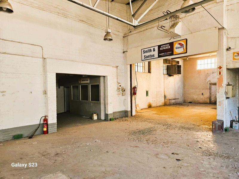 Warehouse For Sale in Woodstock, Cape Town - Photo 2