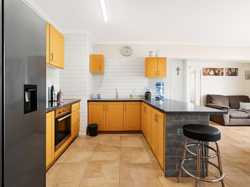 Oceanfront with Indian Ocean Views | 3 Bed | 2 Bathroom Sale in Strand Central, Strand - Photo 9