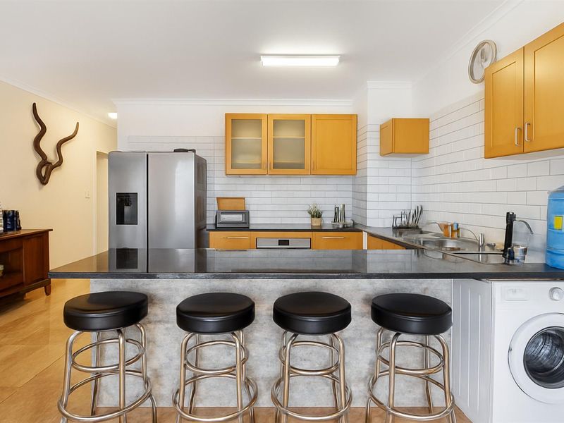 Oceanfront with Indian Ocean Views | 3 Bed | 2 Bathroom Sale in Strand Central, Strand - Photo 7