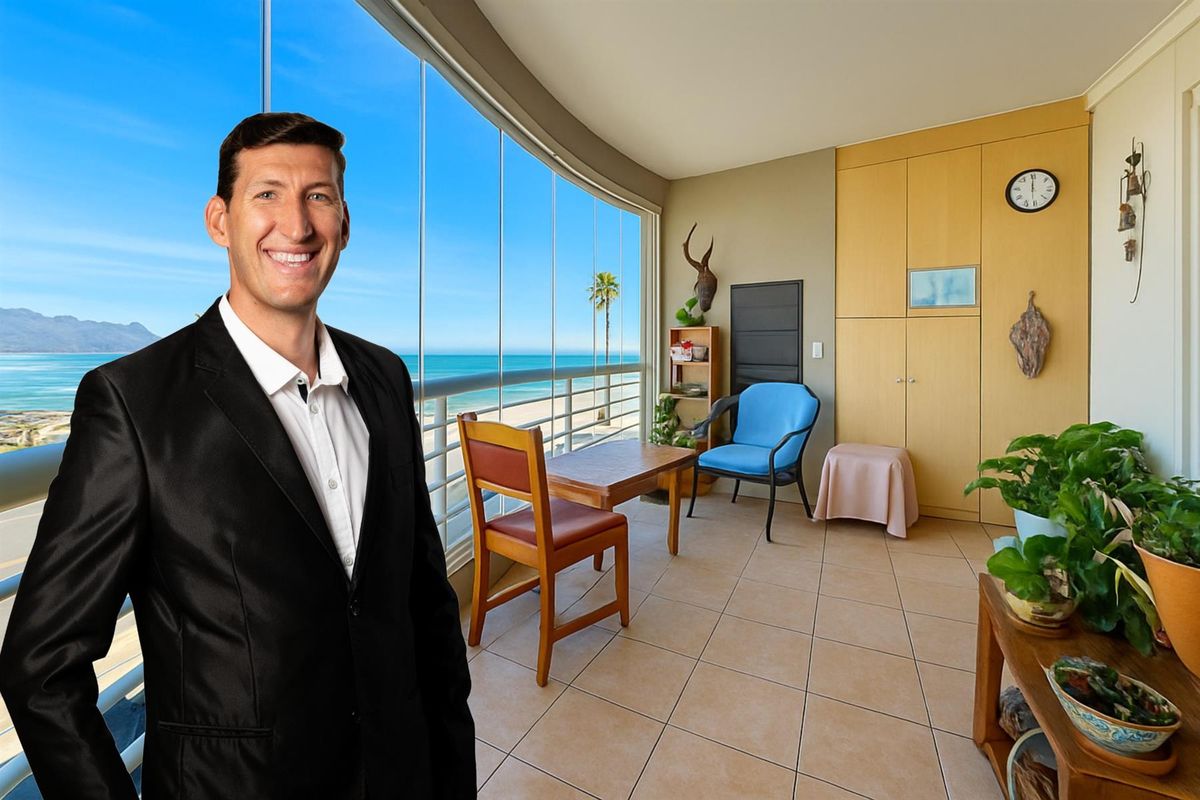 Oceanfront with Indian Ocean Views | 3 Bed | 2 Bathroom Sale in Strand Central, Strand - Photo 4