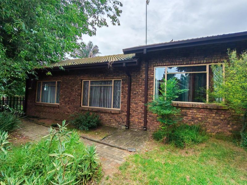 4 Bedroom House with flat For Sale in Gholfsig - Photo 5