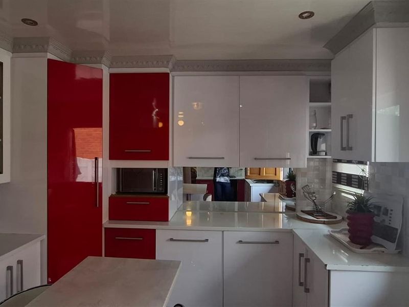 House For Sale in Thabong, Welkom - Photo 6