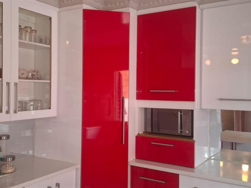 House For Sale in Thabong, Welkom - Photo 4