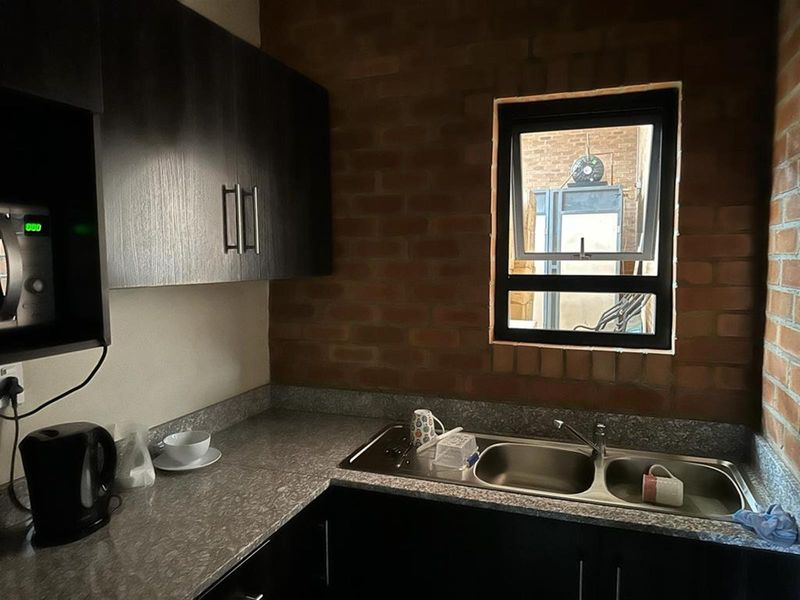 Commercial Property To Rent in SAE Business Park, Middelburg - Photo 6