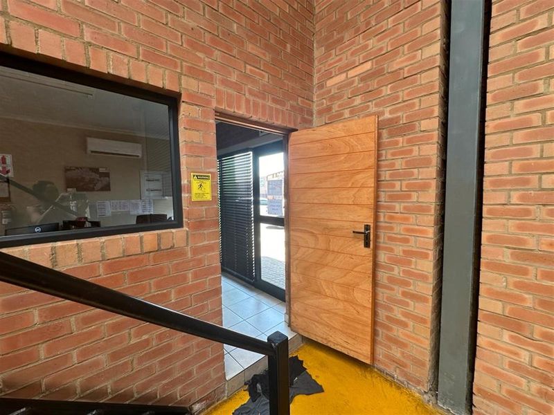 Commercial Property To Rent in SAE Business Park, Middelburg - Photo 3