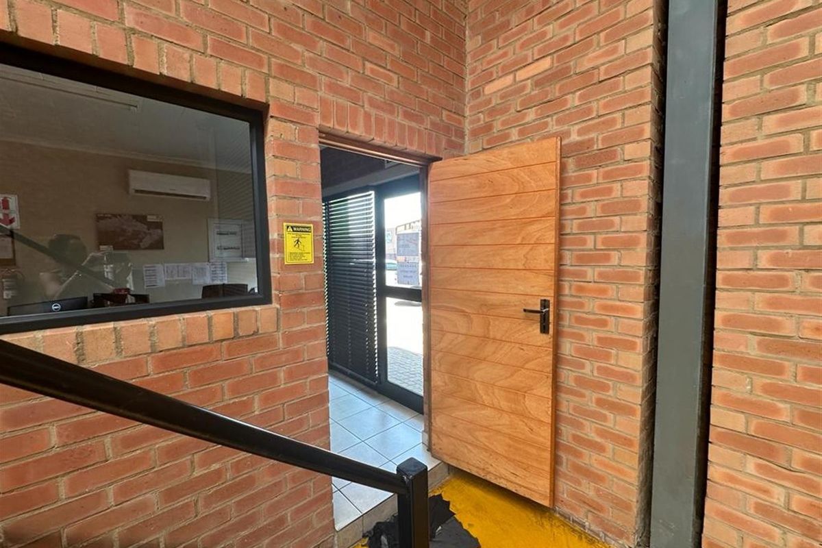 Commercial Property To Rent in SAE Business Park, Middelburg - Photo 3