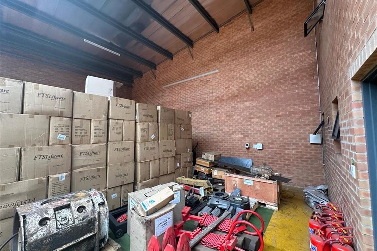 Commercial Property To Rent in SAE Business Park, Middelburg - Photo 2