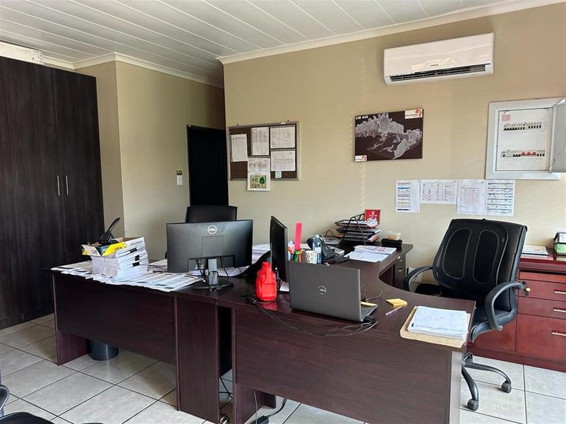 Commercial Property To Rent in SAE Business Park, Middelburg - Photo 7