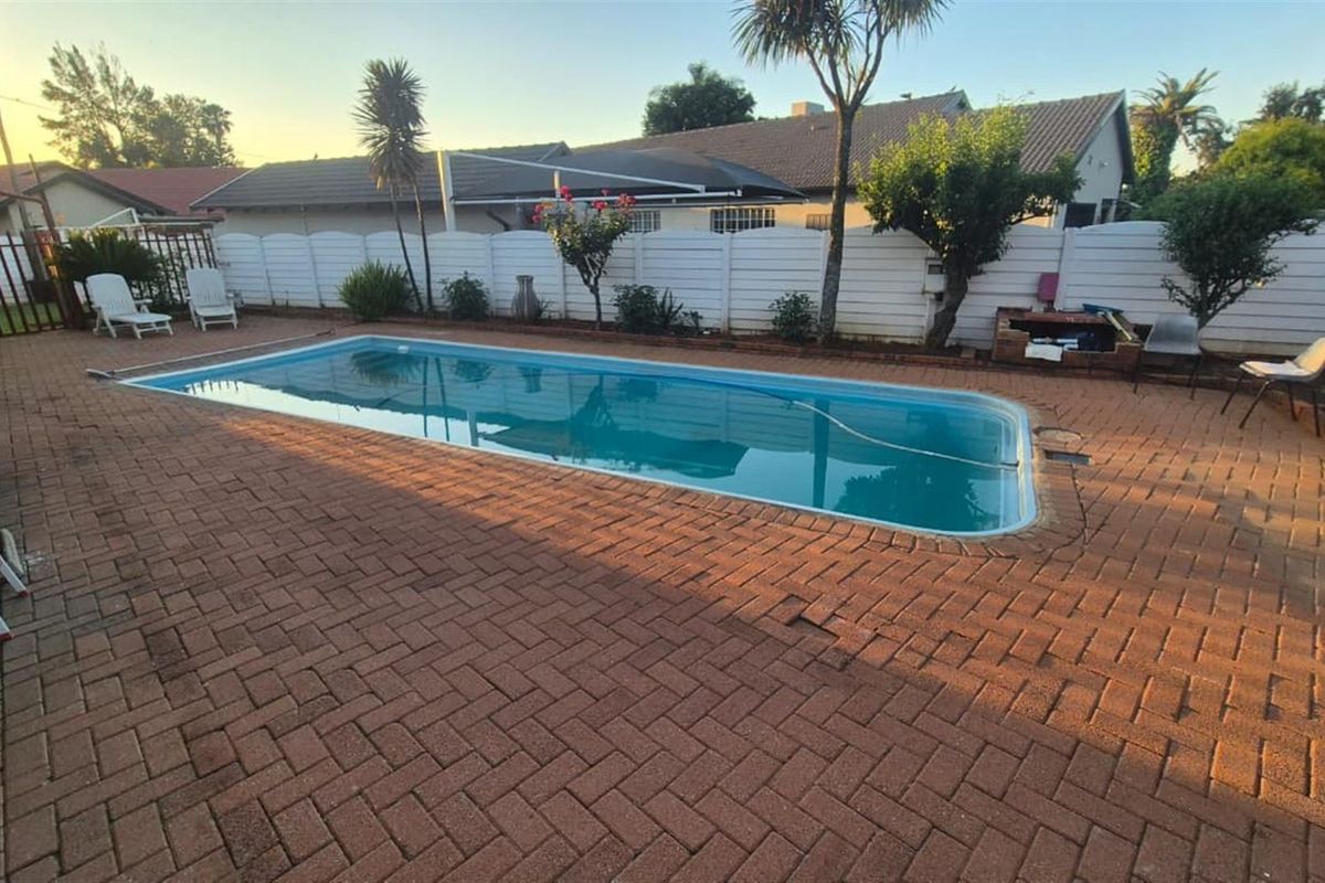 Family Home with Flat and Entertainment Areas - Dal Fouché, Springs - Photo 3