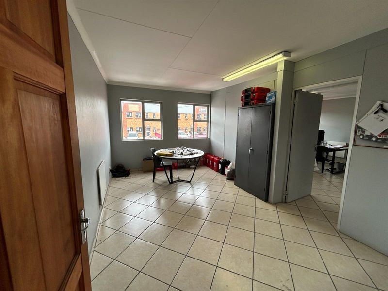 500 sqm Secure Industrial Unit To Let | 5m Roller Door | Prime Pomona Location - Photo 7