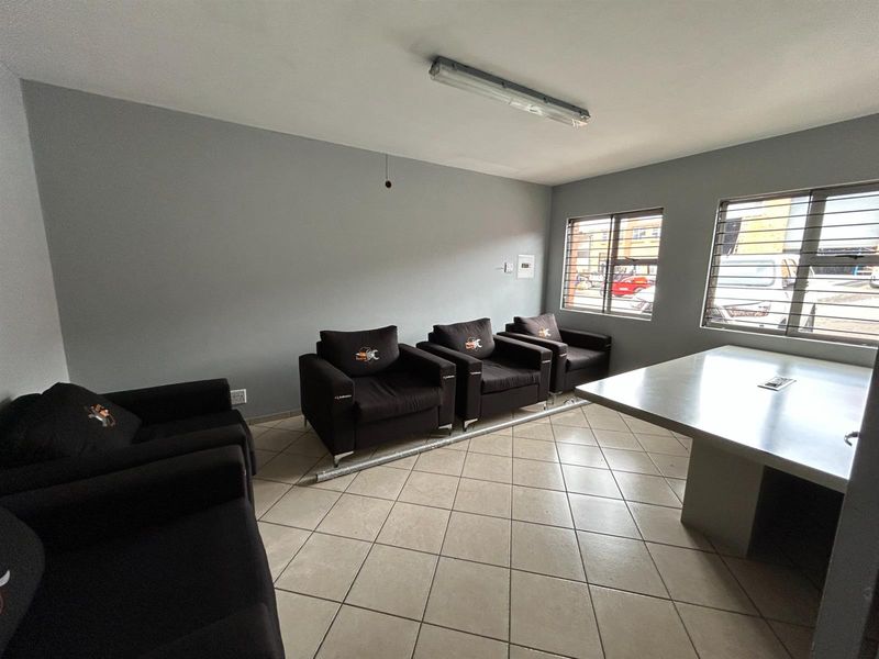 500 sqm Secure Industrial Unit To Let | 5m Roller Door | Prime Pomona Location - Photo 6