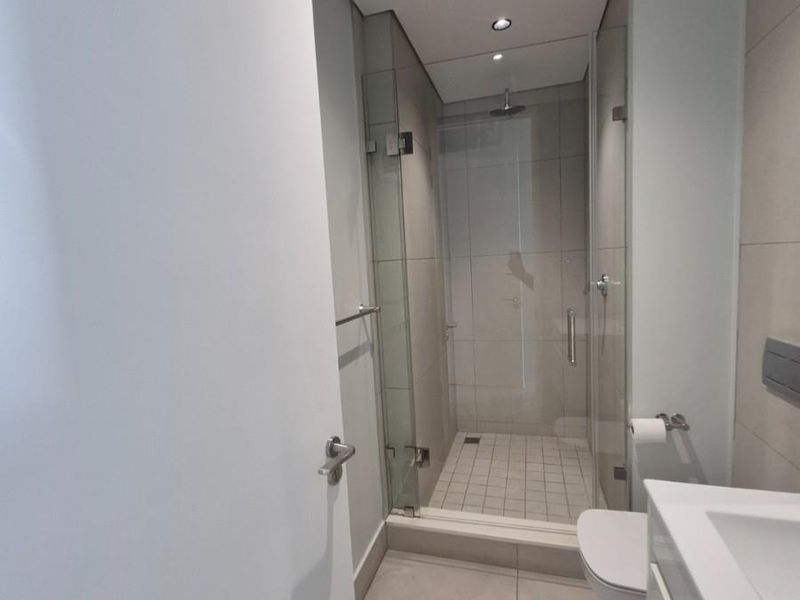 Luxury 2-Bedroom Apartment for Rent  Ellipse Waterfall  R25 500 per Month - Photo 9