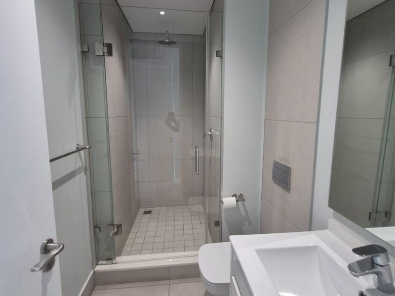 Luxury 2-Bedroom Apartment for Rent  Ellipse Waterfall  R25 500 per Month - Photo 8