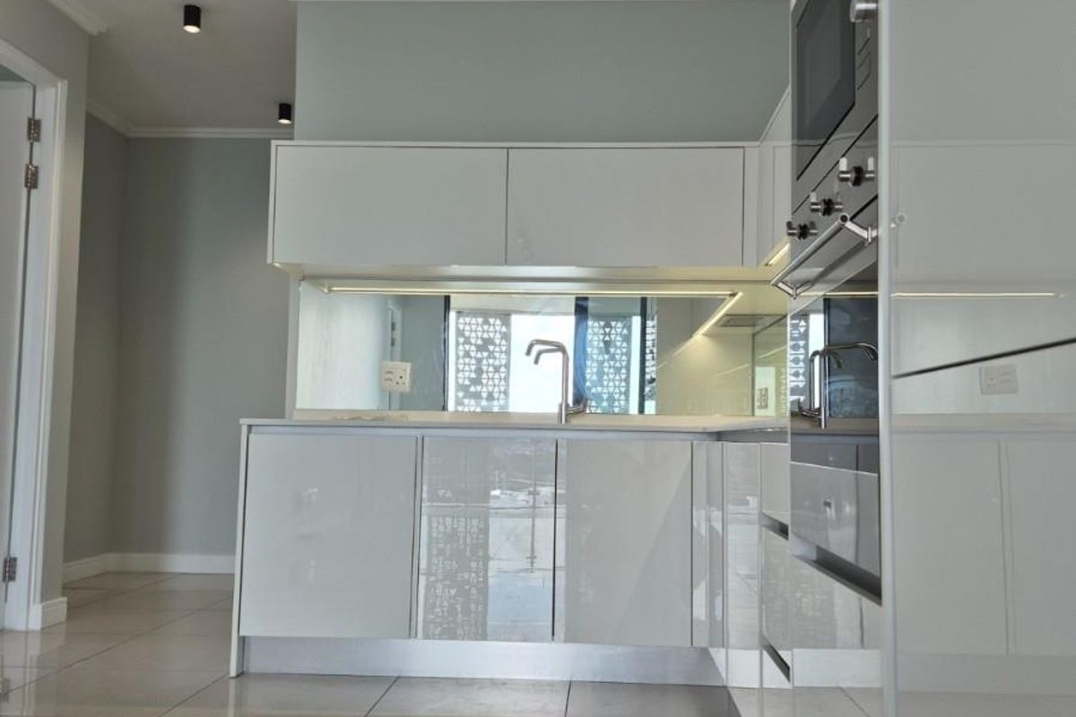 Luxury 2-Bedroom Apartment for Rent  Ellipse Waterfall  R25 500 per Month - Photo 3