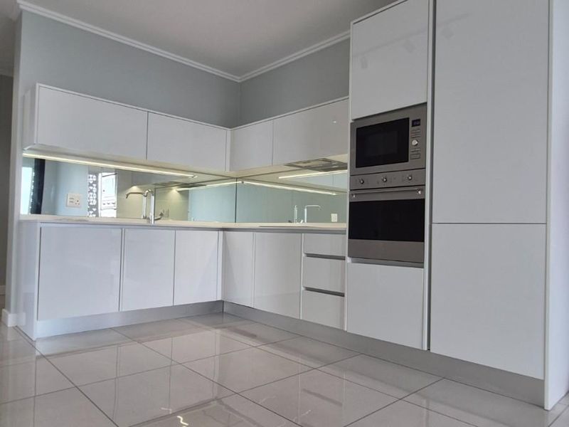Luxury 2-Bedroom Apartment for Rent  Ellipse Waterfall  R25 500 per Month - Photo 5
