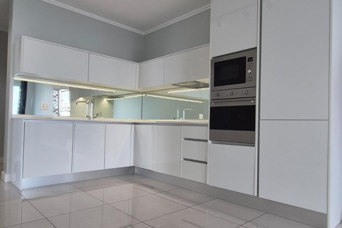 Luxury 2-Bedroom Apartment for Rent  Ellipse Waterfall  R25 500 per Month - Photo 5