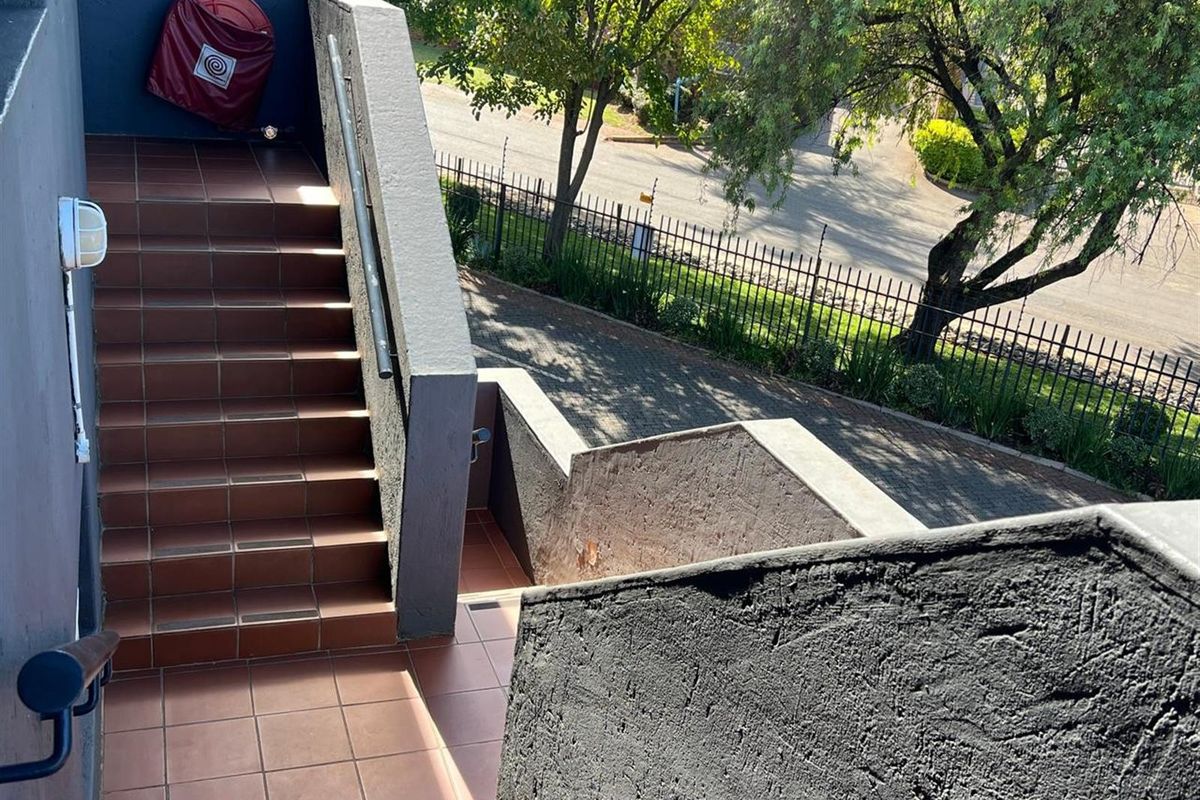 Apartment To Rent in Weltevreden Park Roodepoort - Photo 4