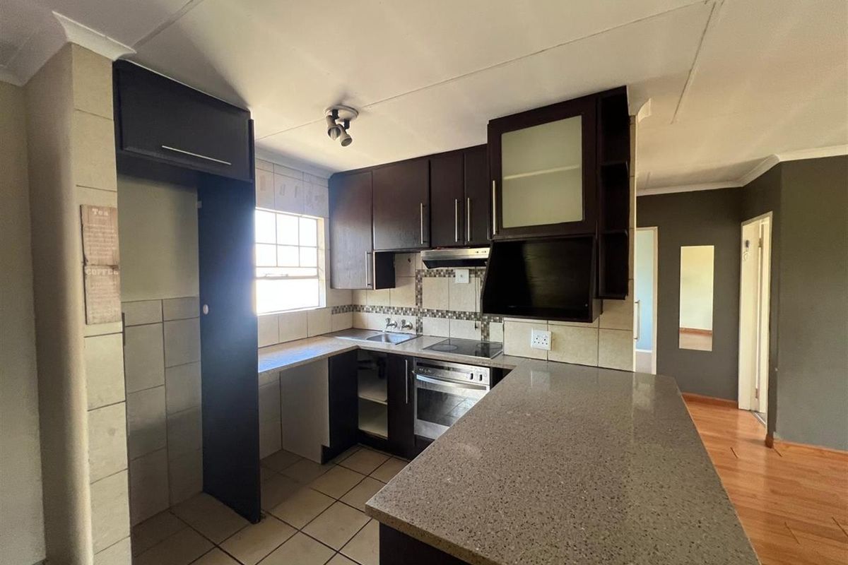 Apartment To Rent in Weltevreden Park Roodepoort - Photo 5