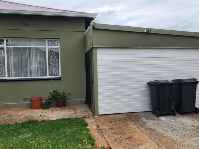 Spacious Family Home with Flatlet - Brenthurst, Brakpan - Photo 5