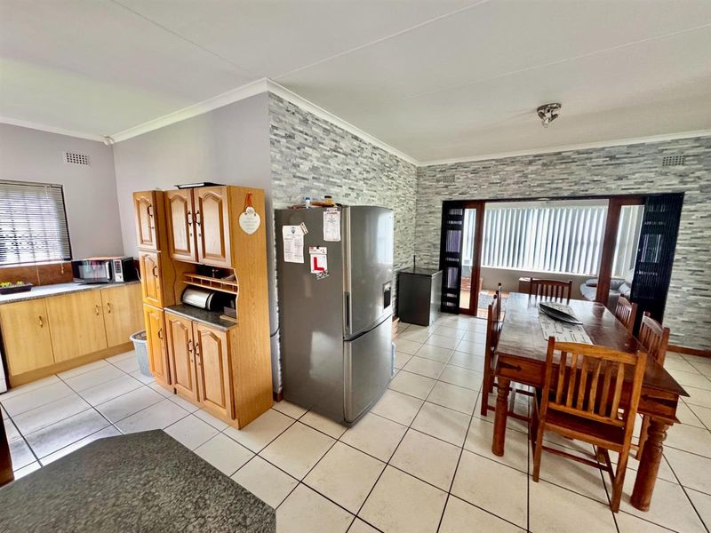 House For Sale in Umtentweni, Port Shepstone, KwaZulu Natal - Photo 9