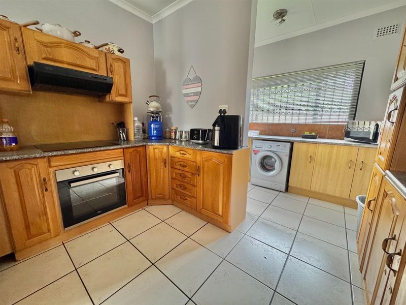 House For Sale in Umtentweni, Port Shepstone, KwaZulu Natal - Photo 7