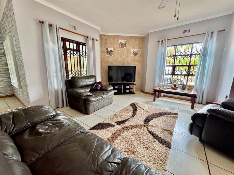 House For Sale in Umtentweni, Port Shepstone, KwaZulu Natal - Photo 10