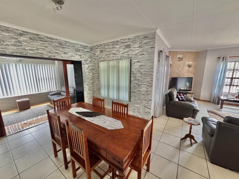 House For Sale in Umtentweni, Port Shepstone, KwaZulu Natal - Photo 5