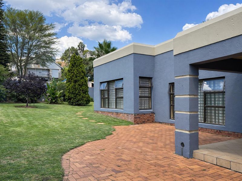 4-Bedroom Family Home on Generous Corner Stand in Oakdene - Photo 3