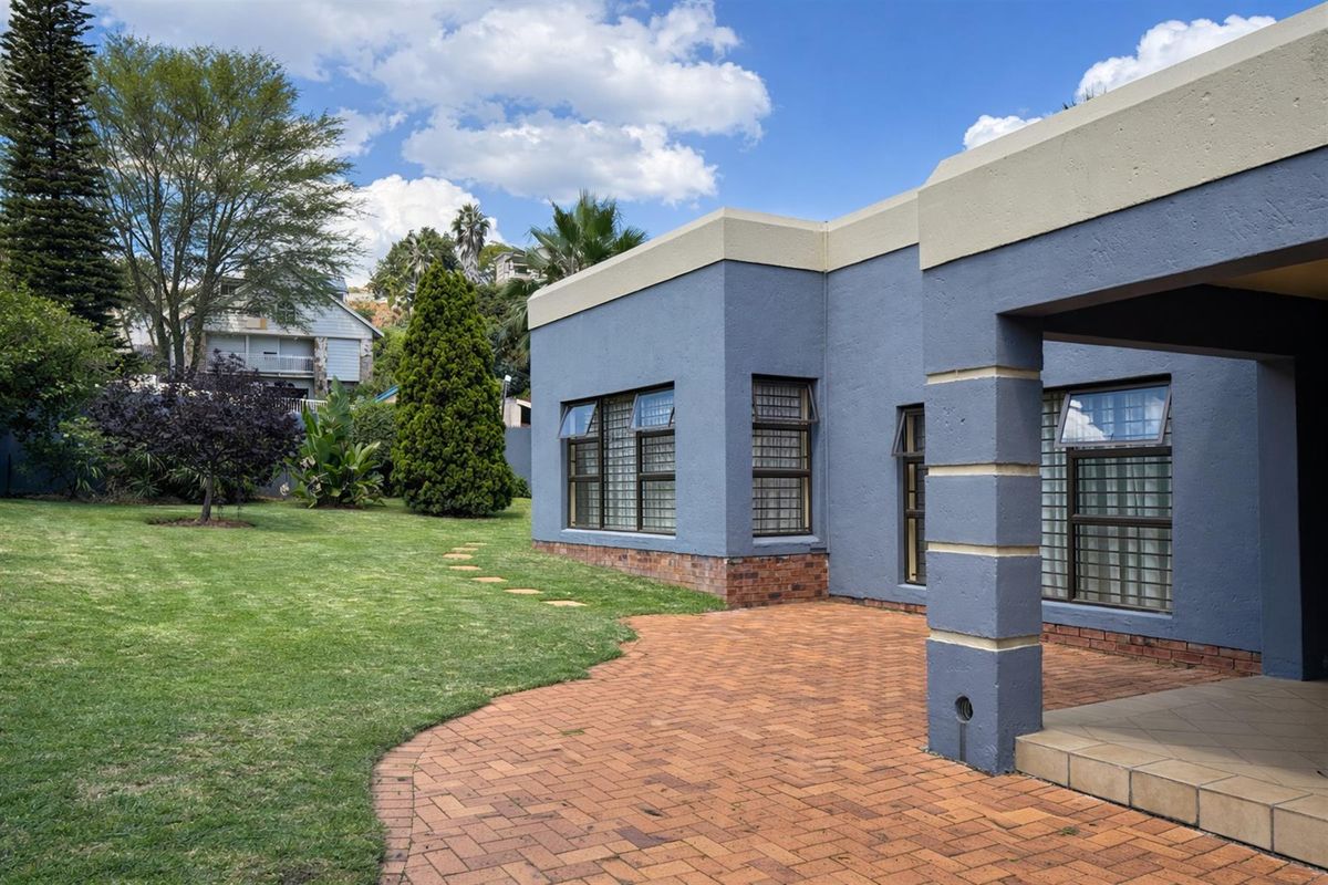 4-Bedroom Family Home on Generous Corner Stand in Oakdene - Photo 3